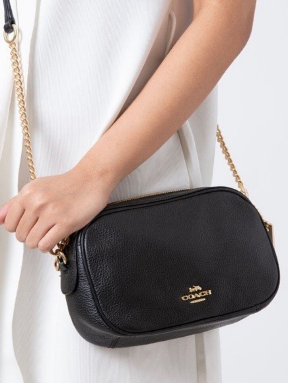Coach Isla Chain Crossbody, Black Pebbled Leather Crossbody Bag, Gold Hardware
